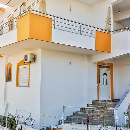Amantia بيت للعطل *